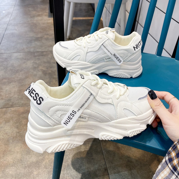 Tenisi de damă de actualitate cu talpă aspră și inscripție