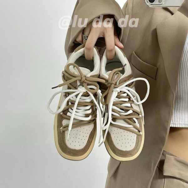 Tenisi dama cu sireturi in trei culori si talpa plata