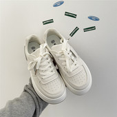 Γυναικεία sneakers με επίπεδη σόλα απλό μοντέλο