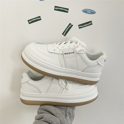 Γυναικεία sneakers με επίπεδη σόλα απλό μοντέλο