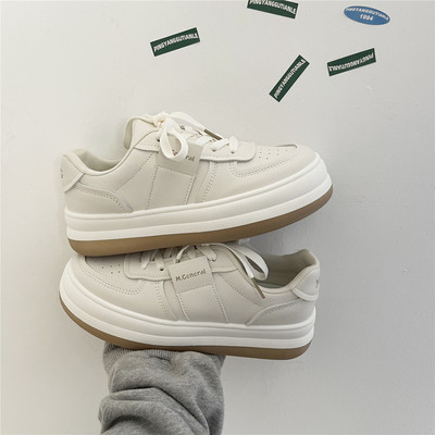 Γυναικεία sneakers με επίπεδη σόλα απλό μοντέλο