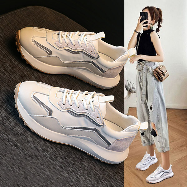 Adidași de damă de actualitate cu talpă plată și șireturi model uni