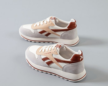 Γυναικεία αθλητικά παπούτσια με κορδόνια και επίπεδη σόλα - διάφορα χρώματα