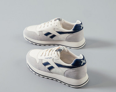 Γυναικεία αθλητικά παπούτσια με κορδόνια και επίπεδη σόλα - διάφορα χρώματα