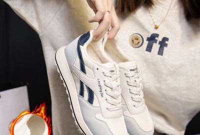 Γυναικεία αθλητικά παπούτσια με κορδόνια και επίπεδη σόλα - διάφορα χρώματα