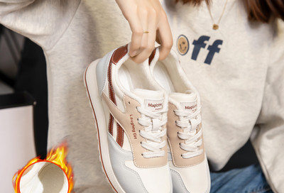 Γυναικεία αθλητικά παπούτσια με κορδόνια και επίπεδη σόλα - διάφορα χρώματα