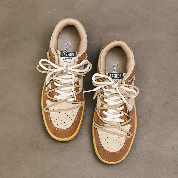 Ανδρικά αθλητικά παπούτσια με επίπεδη σόλα