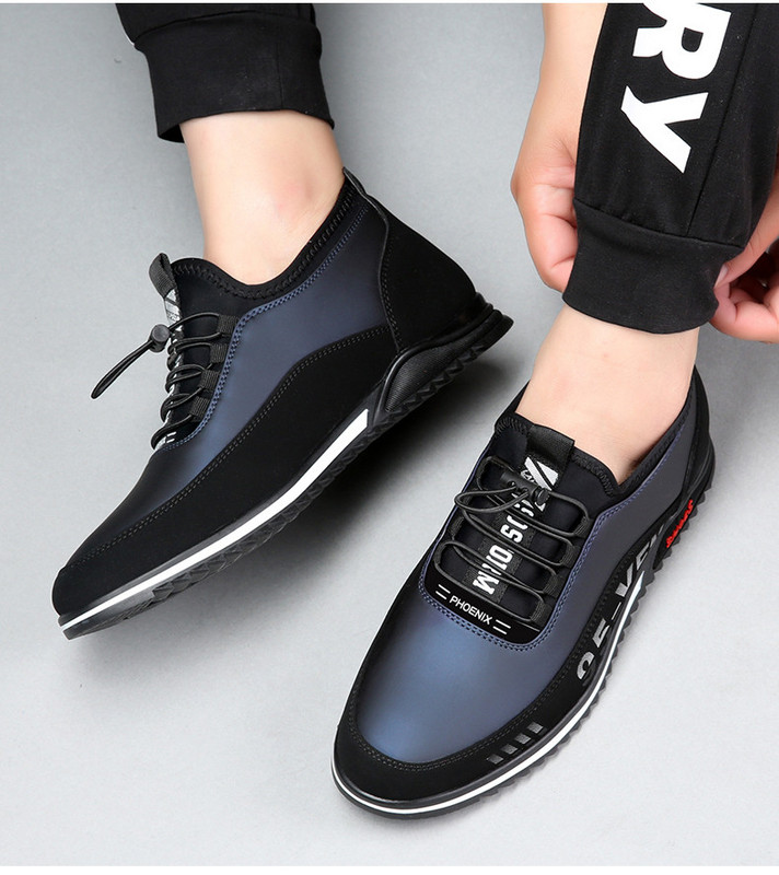 Model nou de adidași pentru bărbați cu inscripții - negru și albastru