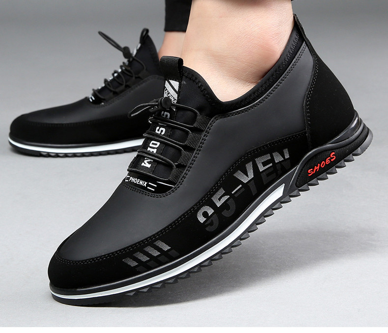 Model nou de adidași pentru bărbați cu inscripții - negru și albastru