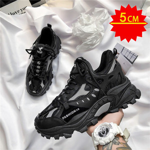 Νέο μοντέλο χρωματιστών αθλητικά παπούτσια με τραχιά σόλα - διάφορα μοντέλα