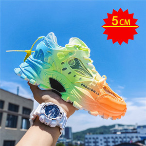 Νέο μοντέλο χρωματιστών αθλητικά παπούτσια με τραχιά σόλα - διάφορα μοντέλα