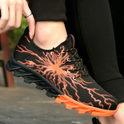 Ανδρικά αθλητικά παπούτσια με ανάγλυφη σόλα σε διάφορα μοντέλα