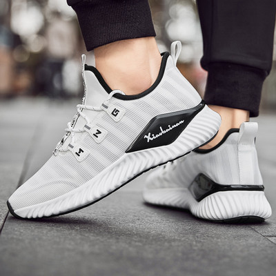 Ανδρικά αθλητικά παπούτσια με ανάγλυφη σόλα σε διάφορα μοντέλα