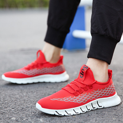 Ανδρικά αθλητικά παπούτσια με ανάγλυφη σόλα σε διάφορα μοντέλα