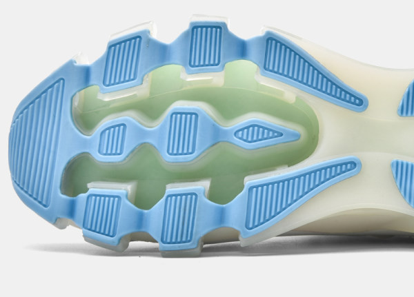 Novi model sportskih muških tenisica sa grubim đonom u više boja