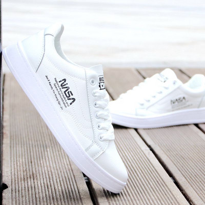 Casual ανδρικά αθλητικά παπούτσια με επίπεδη σόλα και κορδόνια