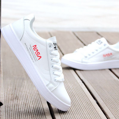 Casual ανδρικά αθλητικά παπούτσια με επίπεδη σόλα και κορδόνια