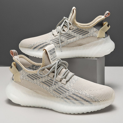 Model nou de adidași sport și casual pentru bărbați cu o parte din plasă