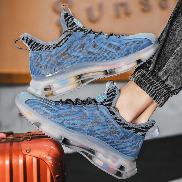 Model nou de adidași sport și casual pentru bărbați cu o parte din plasă