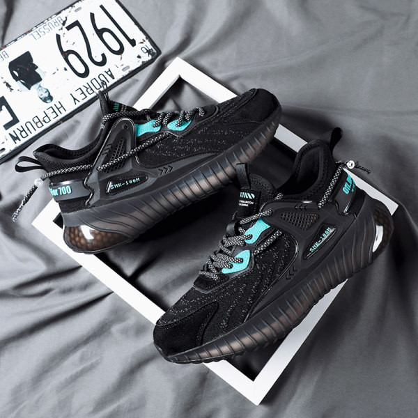 Model nou de adidași sport și casual pentru bărbați cu o parte din plasă