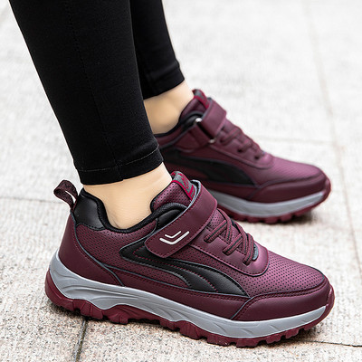 Model ușor și confortabil de adidași cu partea superioară din plasă - pentru bărbați și femei