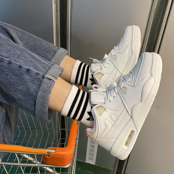 Tenisi casual pentru bărbați, cu șireturi și talpă plată, în alb