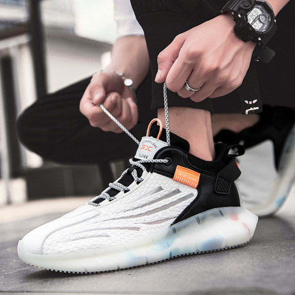 Adidasi de toamna pentru barbati cu o parte din plasa si talpa colorata