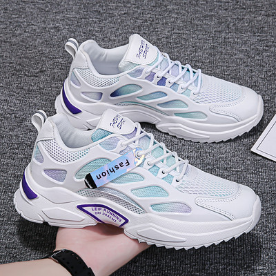 Tenisi moderni pentru bărbați cu talpă aspră - mai multe modele