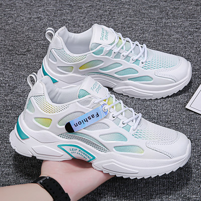 Tenisi moderni pentru bărbați cu talpă aspră - mai multe modele