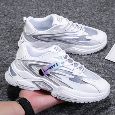 Tenisi moderni pentru bărbați cu talpă aspră - mai multe modele