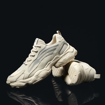 Tenisi moderni pentru bărbați cu talpă aspră - mai multe modele