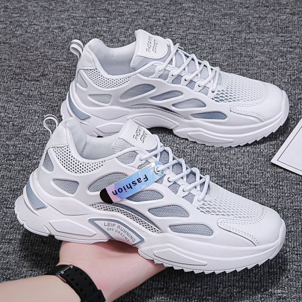 Tenisi moderni pentru bărbați cu talpă aspră - mai multe modele