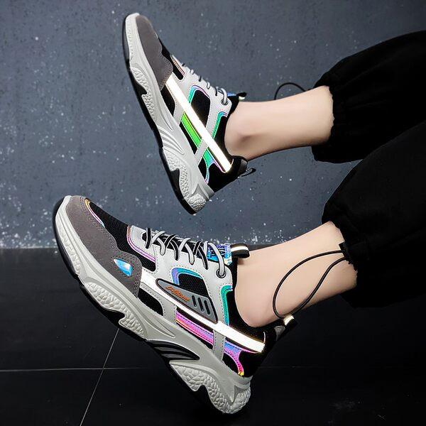 Adidași bărbați cu șireturi și talpă plată - mai multe modele