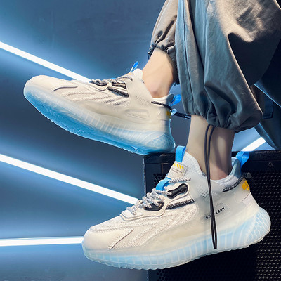 Tenisi de bărbați controversați cu șireturi în mai multe culori