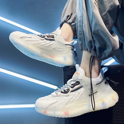 Tenisi de bărbați controversați cu șireturi în mai multe culori