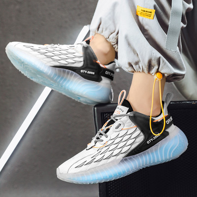 Tenisi de bărbați controversați cu șireturi în mai multe culori