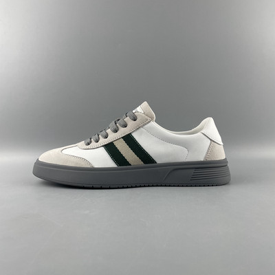 Adidași bărbați cu șireturi - două modele