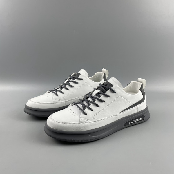 Adidași bărbați cu șireturi - două modele