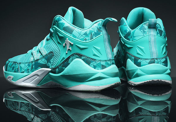 Мъжки маратонки подходящи за бейзбол 