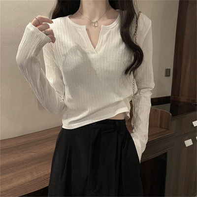 Ženska bluza od samta sa špic izrezom