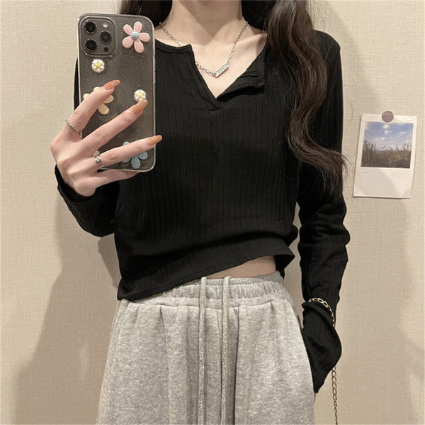 Ženska bluza od samta sa špic izrezom