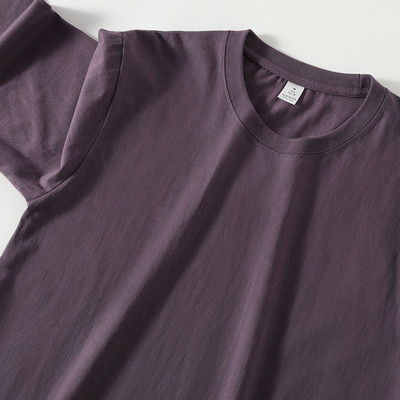 Μονόχρωμο φαρδύ μπλουζάκι με οβάλ λαιμόκοψη