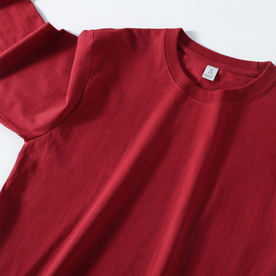 Μονόχρωμο φαρδύ μπλουζάκι με οβάλ λαιμόκοψη