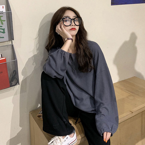 Široki model proljetno-jesenske bluze na gumbe