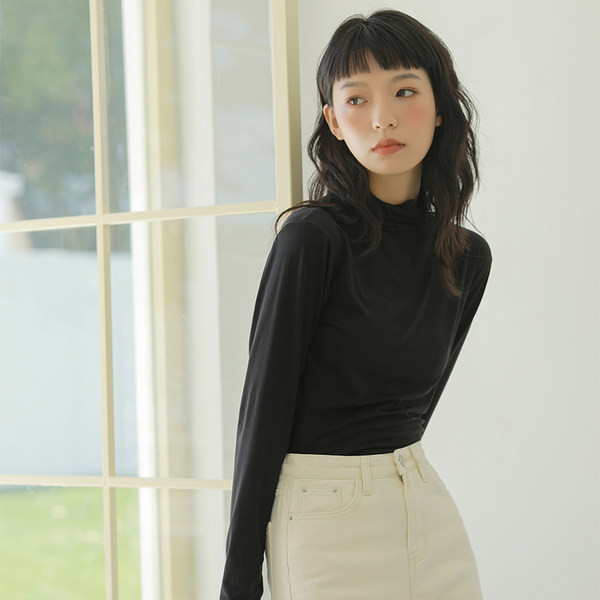 Ženska ležerna polo majica s dugim rukavima i polu visokim ovratnikom