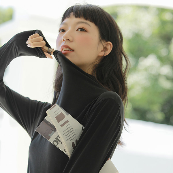 Ženska ležerna polo majica s dugim rukavima i polu visokim ovratnikom