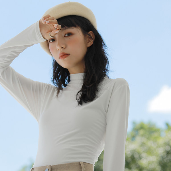 Ženska ležerna polo majica s dugim rukavima i polu visokim ovratnikom