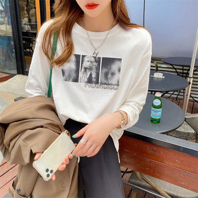 Νέο μοντέλο γυναικεία μπλούζα σε λευκό χρώμα με οβάλ λαιμόκοψη