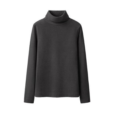 Μοντέρνο γυναικείο πόλο με μισό ψηλό γιακά και μακριά μανίκια