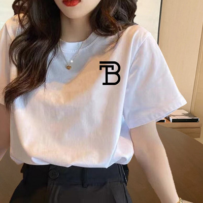 Tricou casual cu aplicatii diverse - pentru femei